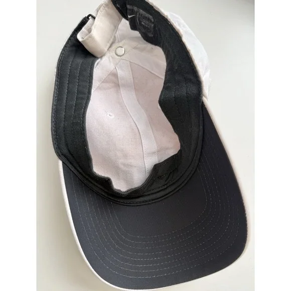White Nike Cap Preowned - Picture 2 of 6